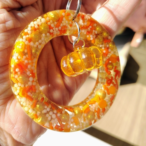 Fall / Dangle pumpkin Round Keychain/Purse Charm - Picture 1 of 6